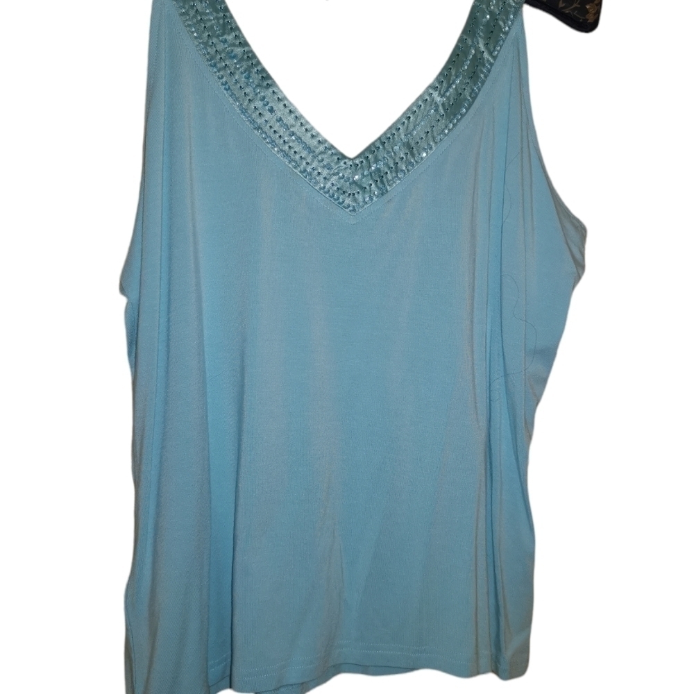 Blue top V sparkles